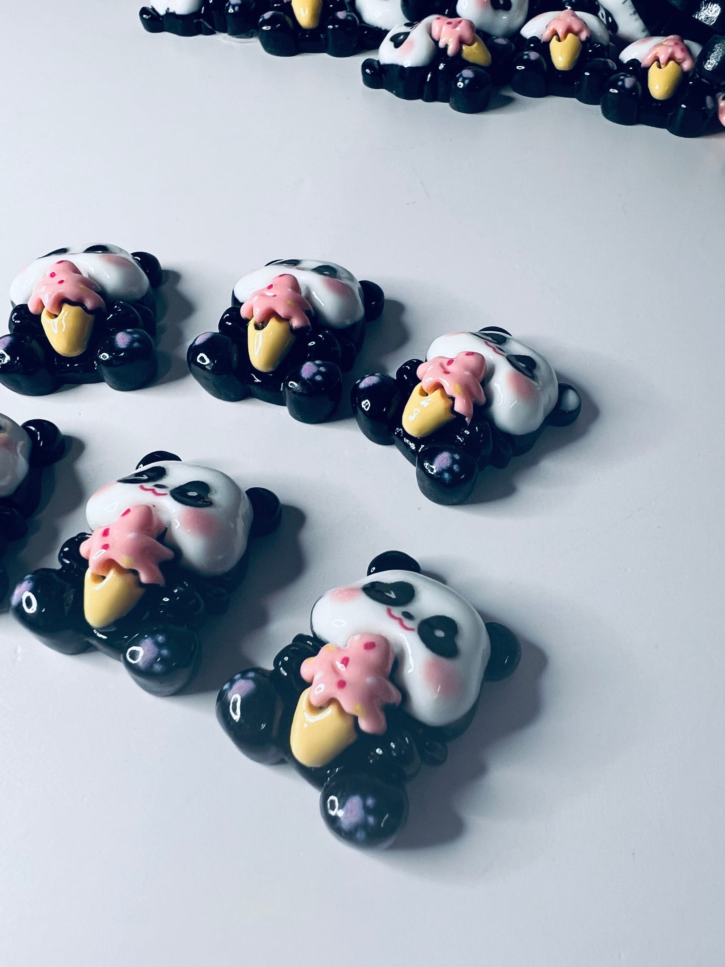 Miniatura PANDA Baratija Panda Mini Objetos Verbo Objetos Terapia del Habla Resina Panda Comiendo Helado Cabochon Montessori Miniaturas