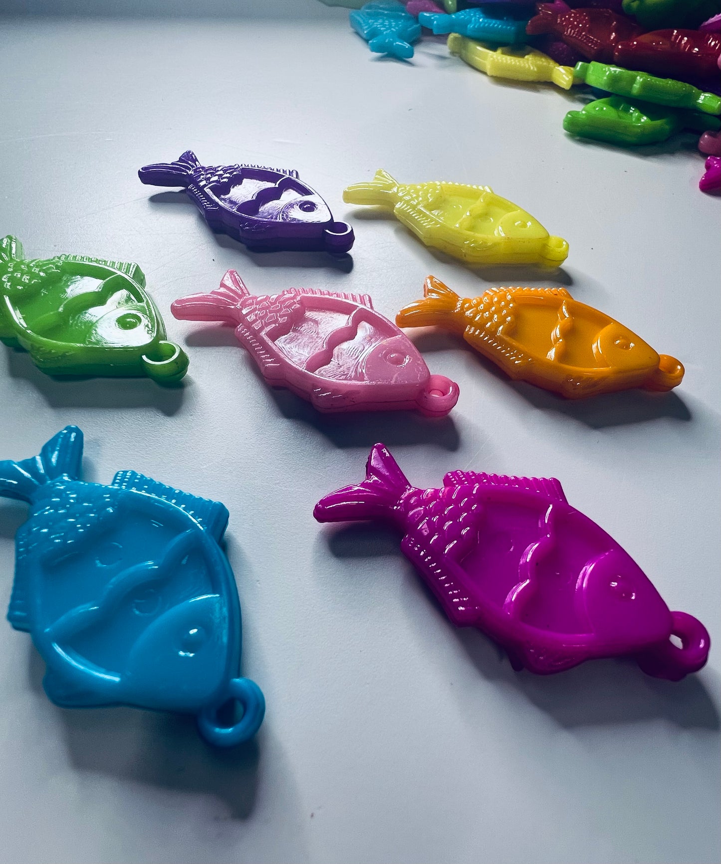 Colorful Miniature Fish Trinkets Charms - Fish Mini Objects Speech Therapy - Acrylic Fish Trinkets - Ocean Trinkets - Doodads - Miniature Goldfish