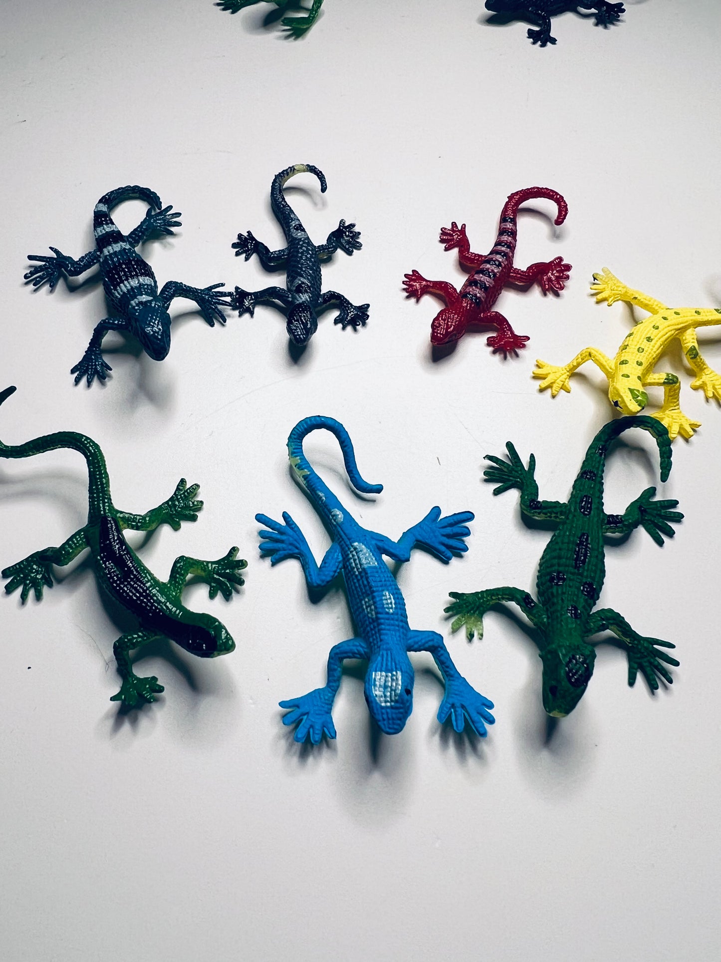 Mini IGUANA trinkets Speech Therapy Mini Objects Montessori Sound Objects Alphabet Objects Miniature Lizard Trinket