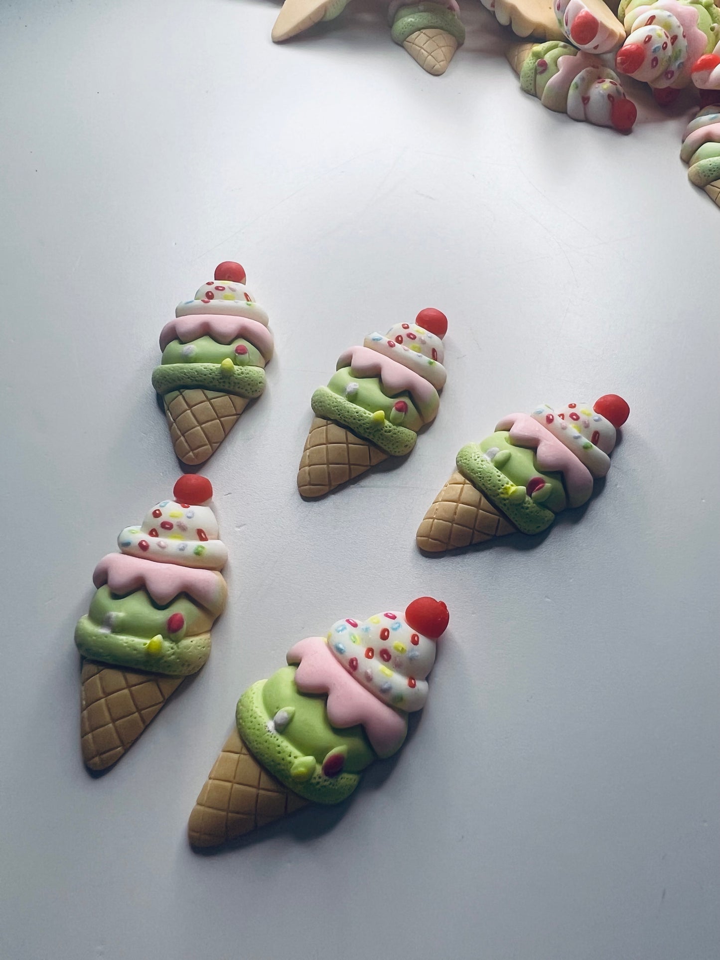 Baratijas de cono de HELADO en miniatura Helado Mini objetos Terapia del habla Adornos Alimentos Baratijas temáticas