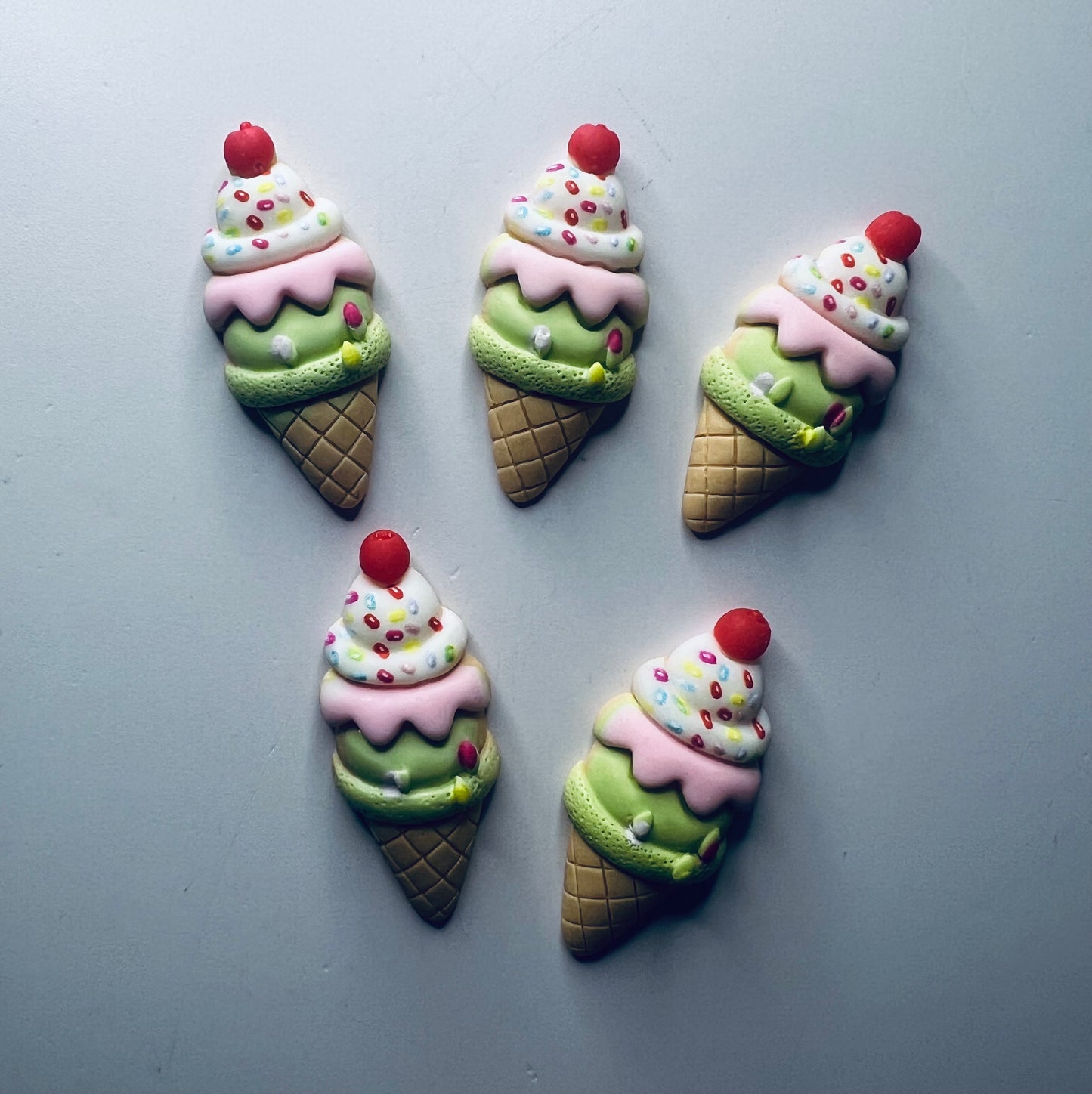 Baratijas de cono de HELADO en miniatura Helado Mini objetos Terapia del habla Adornos Alimentos Baratijas temáticas