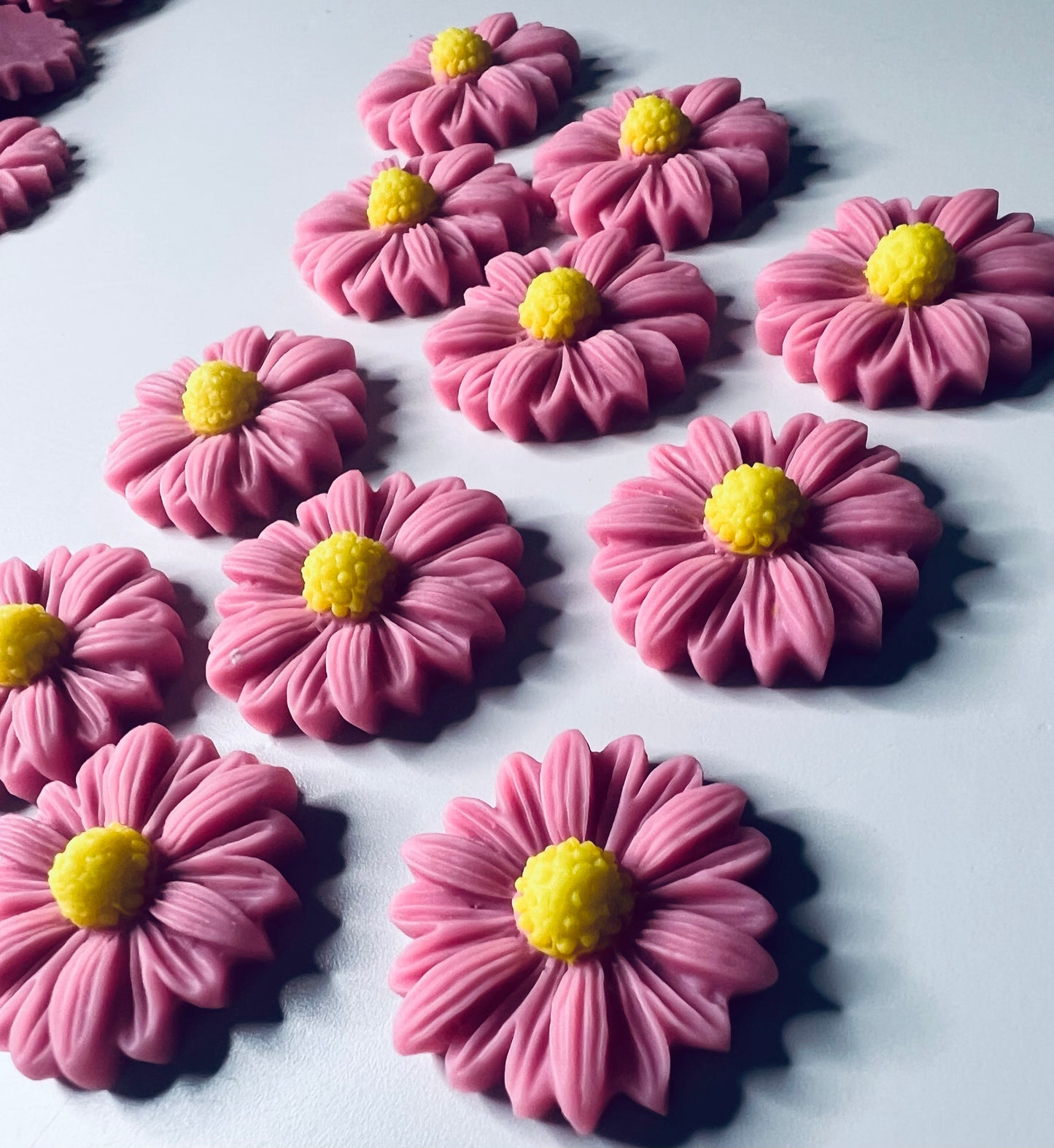 Miniature Pink Daisy Flower Trinkets - Alphabet Objects -Mini Flower Object - Mini Objects Speech Therapy -  - Spring Theme Mini Trinkets