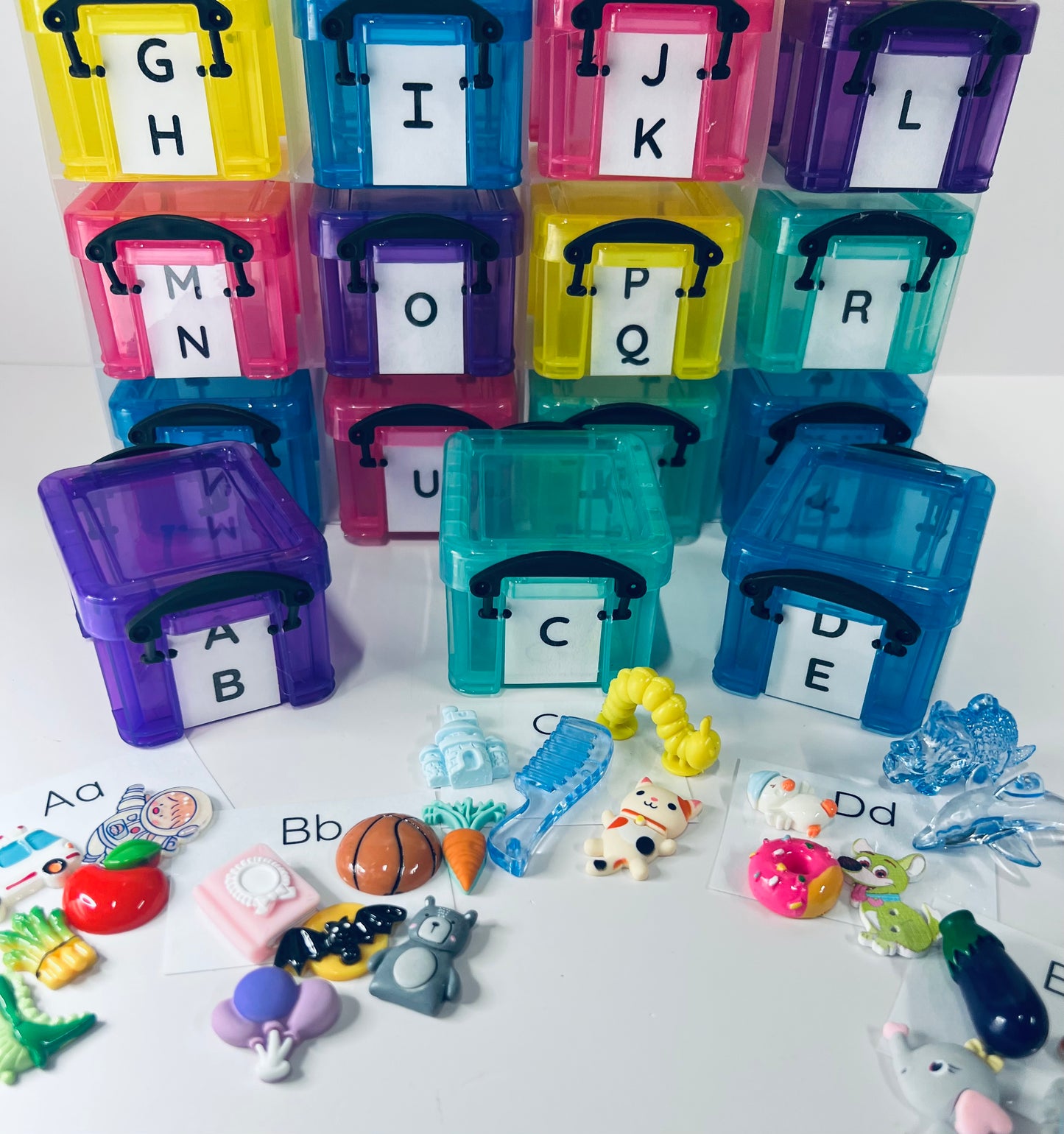 Conjunto de alfabeto Objetos en almacenamiento Baratijas del alfabeto Sonido inicial Mini objetos Terapia del habla Kit de alfabeto Objetos preescolares Montessori