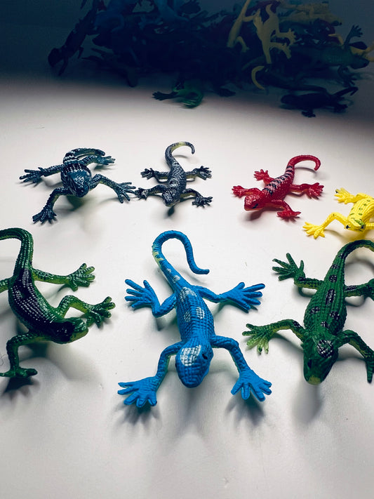 Mini baratijas IGUANA Terapia del habla Mini objetos Montessori Objetos sonoros Objetos del alfabeto Baratija de lagarto en miniatura