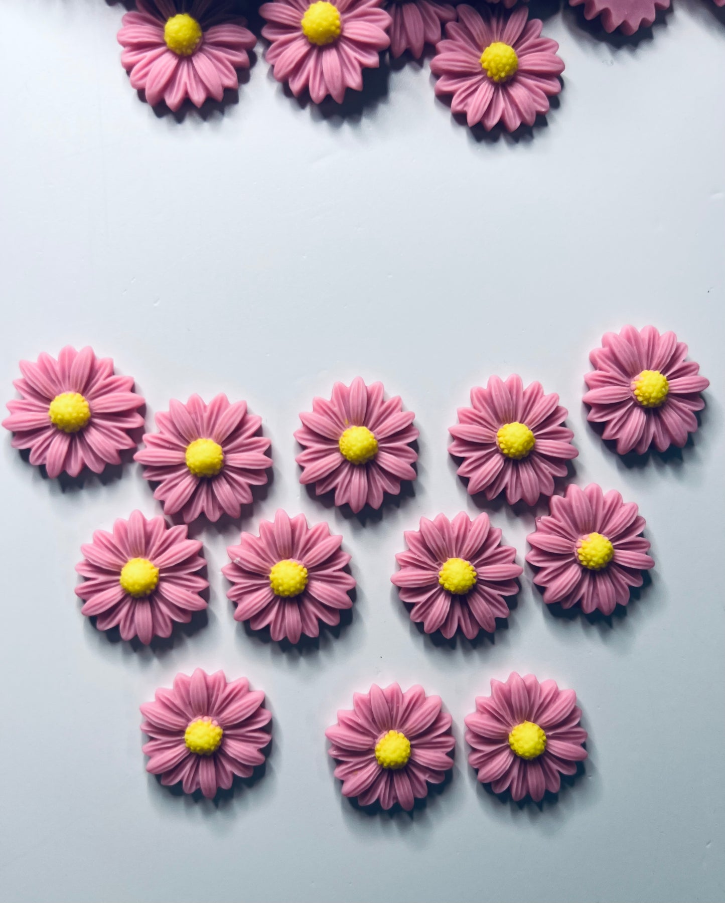 Miniature Pink Daisy Flower Trinkets - Alphabet Objects -Mini Flower Object - Mini Objects Speech Therapy -  - Spring Theme Mini Trinkets