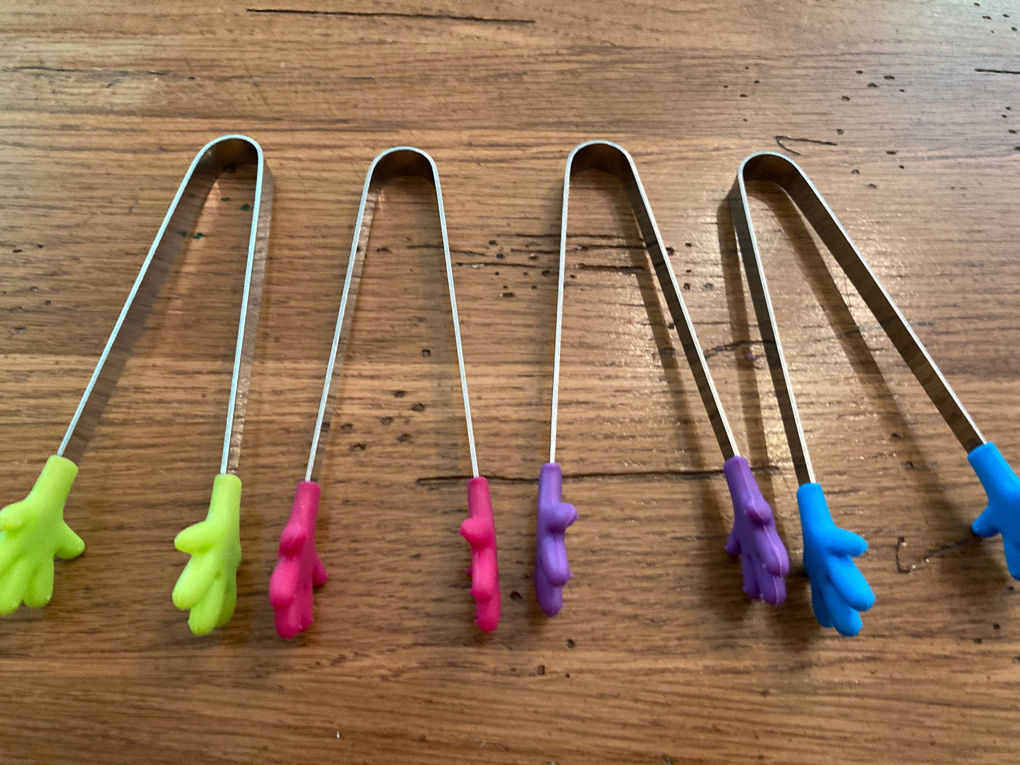 Mini Pinzas para Mini Objetos-Mini Pinza en Forma de Mano- Herramienta de Motor Fino- Mini Objetos-Terapia del Habla Mini Herramienta de Objeto- Pinza de Cocina con Silicona