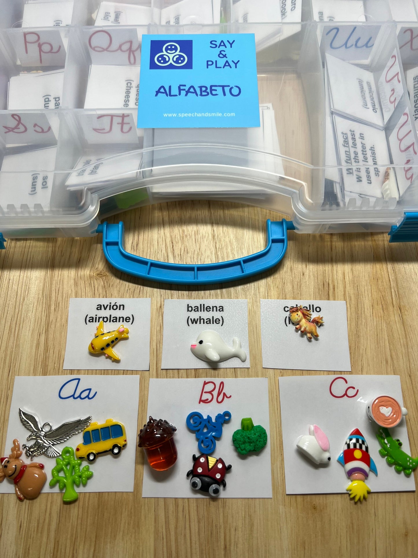 Kit de Objetos del Alfabeto Español Montessori Sonidos Español AlphabetTrinkets Bilingüe SLP