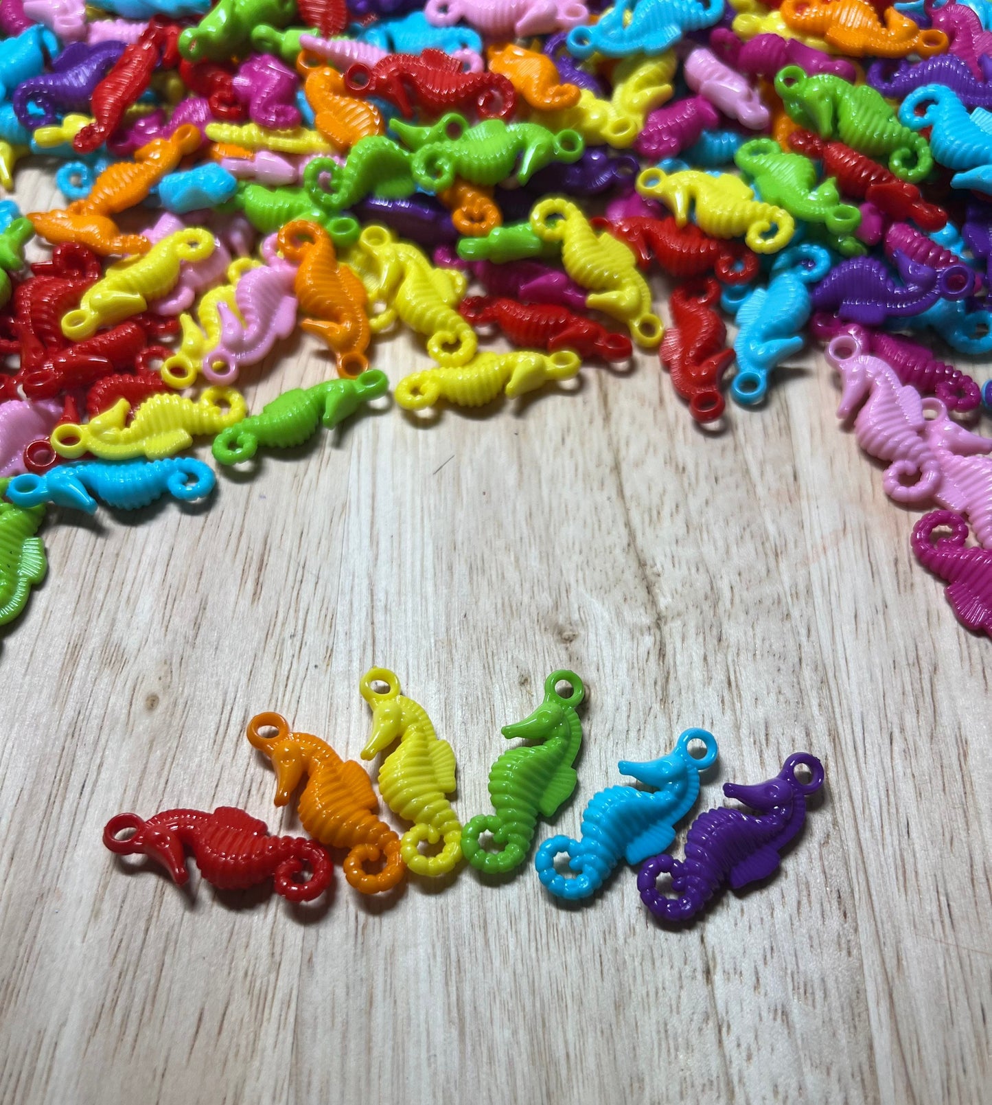 Mini SEAHORSE-I Spy Trinkets-Ocean Theme Objects-Mini Acrylic Seahorse-Seahorse Charms-Minis for Speech Therapy-Sound Objects Montessori