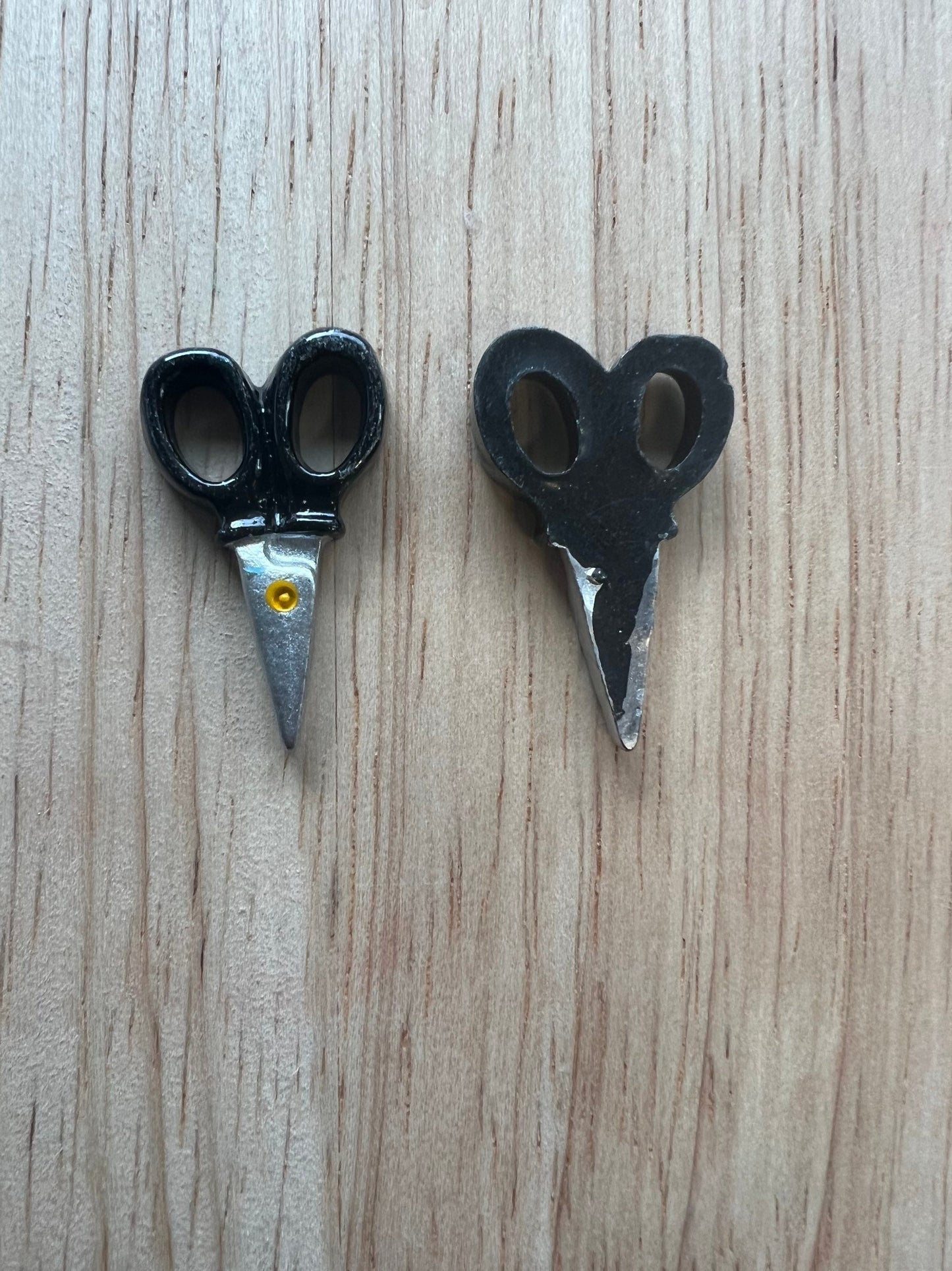 Miniature SCISSORS Trinket Speech Therapy Mini Objects Speech Trinkets SCHOOL Theme Mini Objects-Resin Scissors School Trinkets Doodads