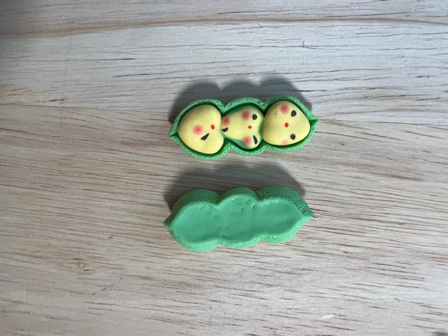 Mini PEAS in a POD Object-Speech Therapy Mini Objects-Speech Trinkets-Veggie Theme Objects-Resin Peas-Minis for Speech Therapy