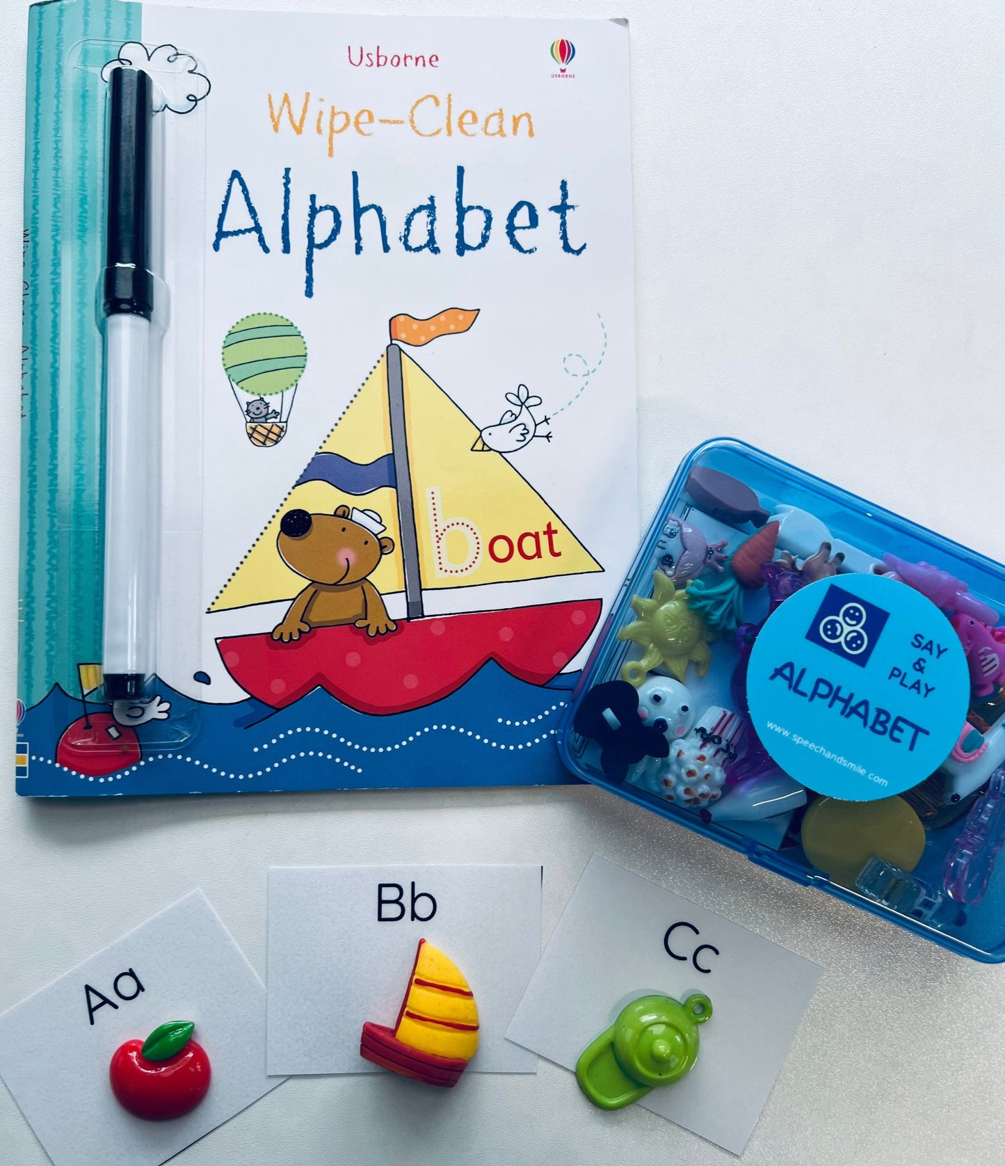 Objets alphabet et livre-Dites et écrivez l’alphabet-DébutObjets sonores-Ensemble alphabet-Mini objets d’orthophonie