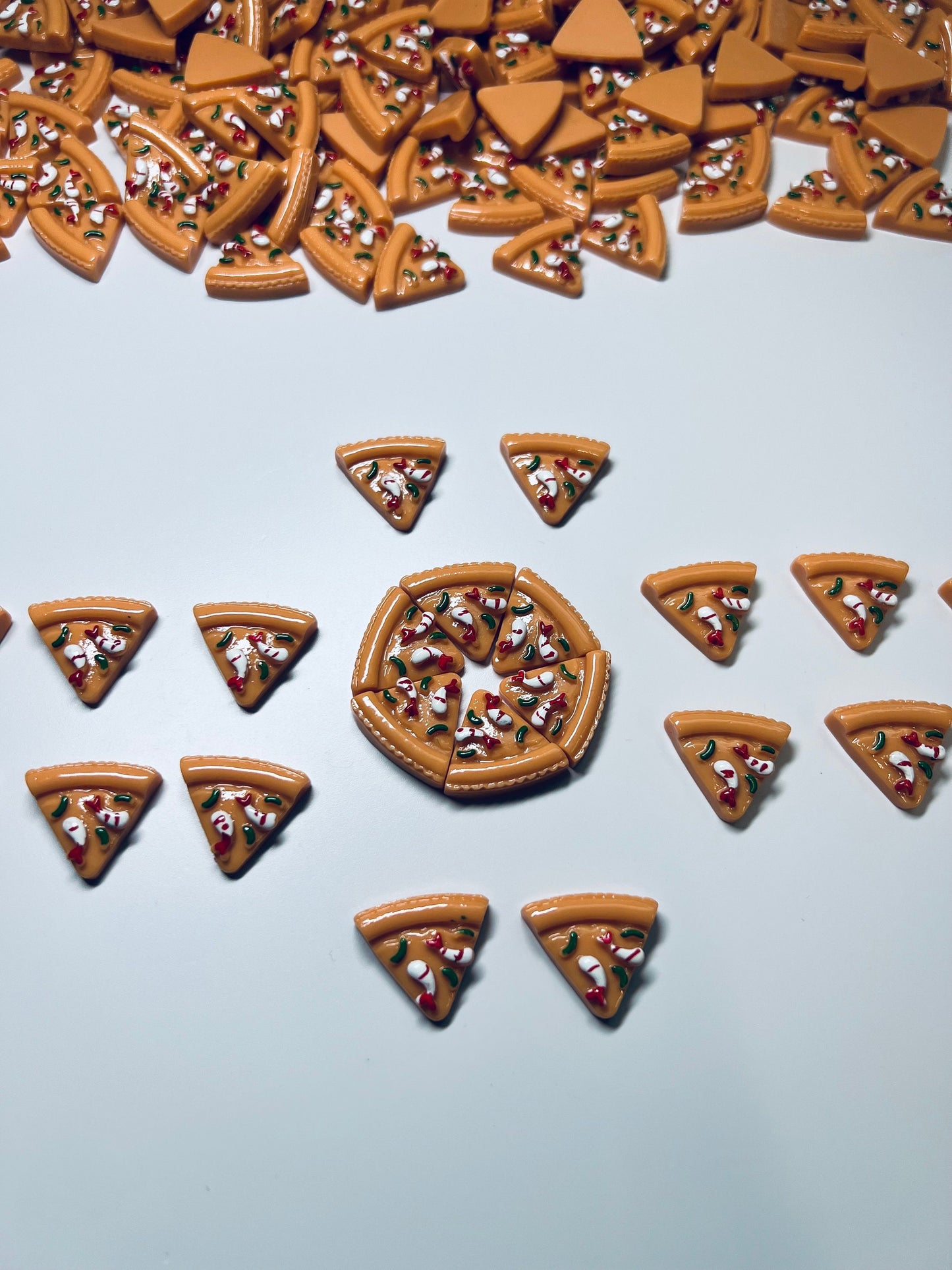 Baratijas de PIZZA en miniatura Terapia del habla Mini objetos COMIDA Objetos temáticos Pizza de resina Montessori Minis