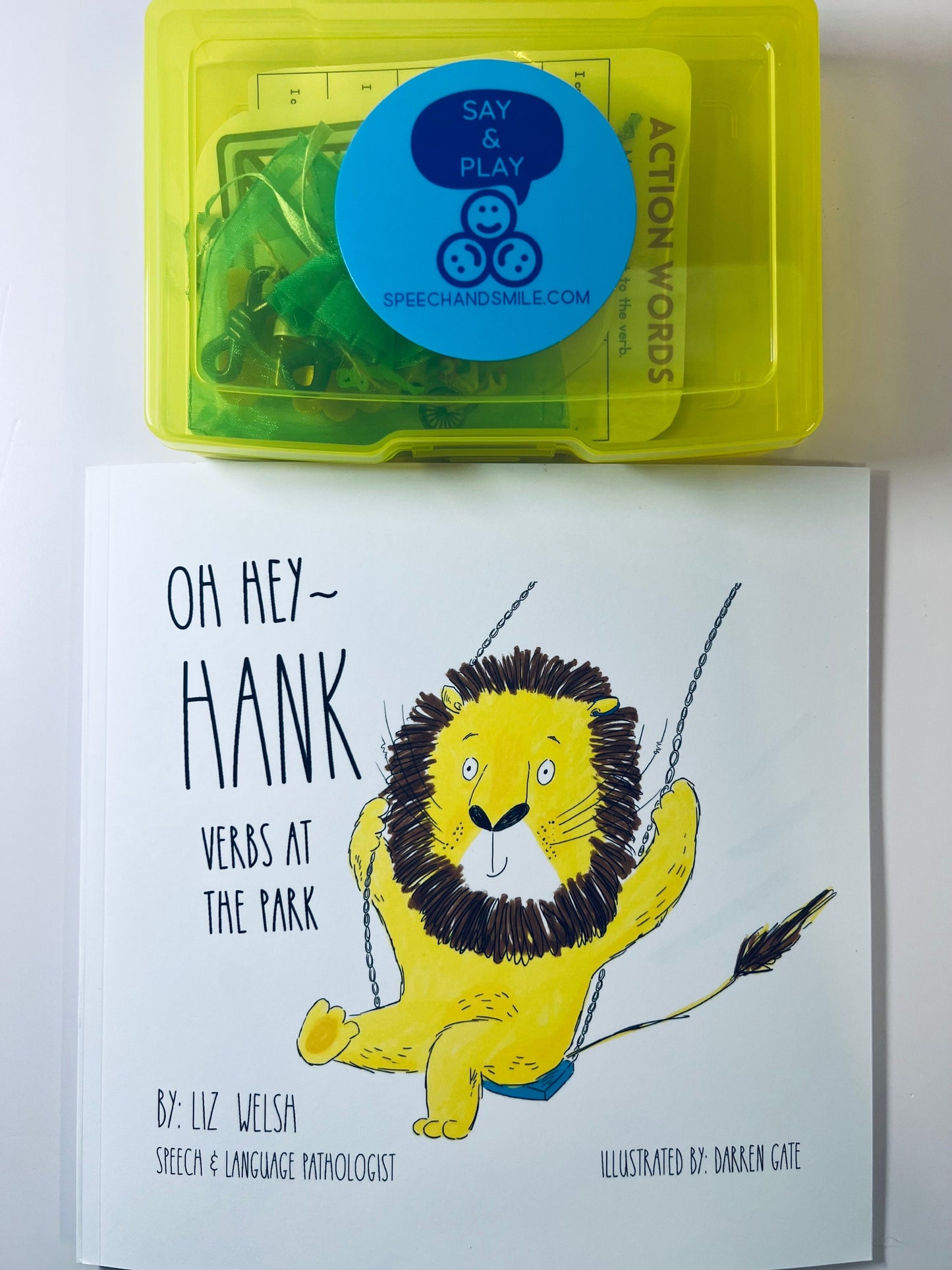 Kit de cuentos para Oh Hey Hank Verbos en el parque Terapia del habla Mini objetos Verbos Baratijas para verbos Libro preescolar con objetos