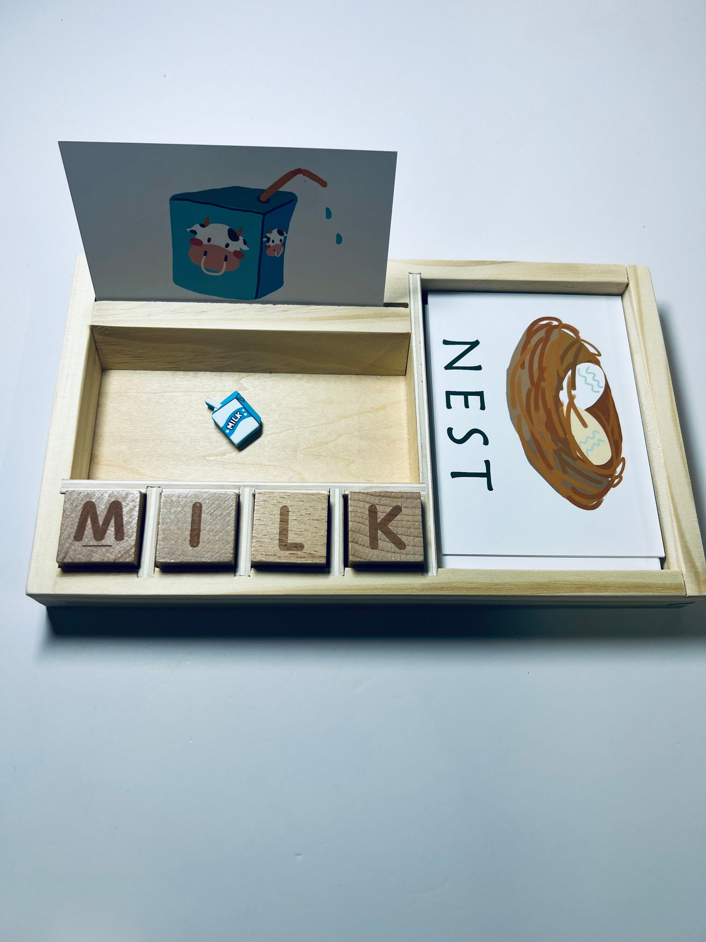 Plateau d'orthographe, cartes et 60 mini objets-cartes de mots Montessori-objets de langage