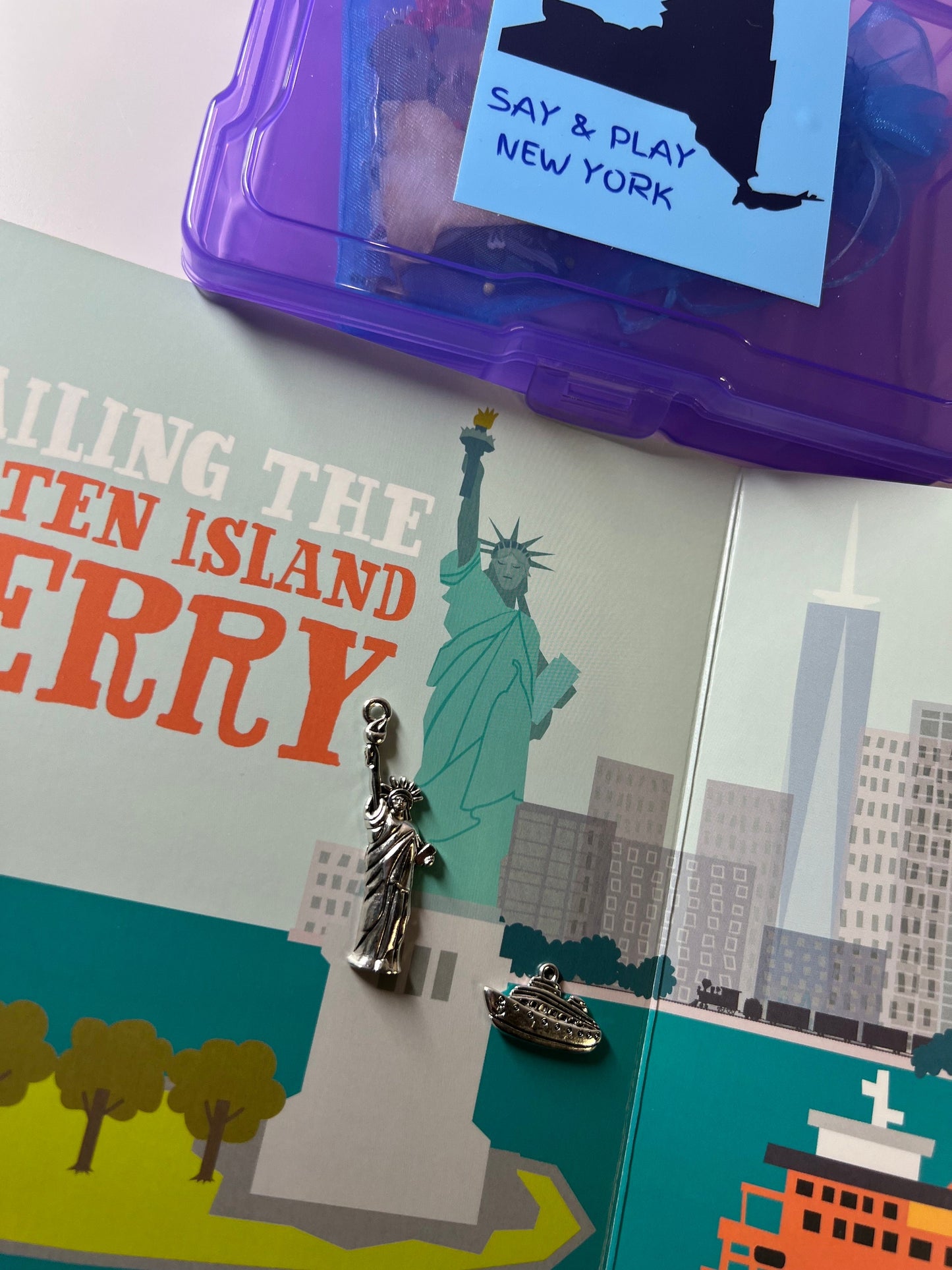 New York Story Kit-State Books-State Theme Trinkets-Learn about a State with Mini Objects-New York Board Book-Trinkets