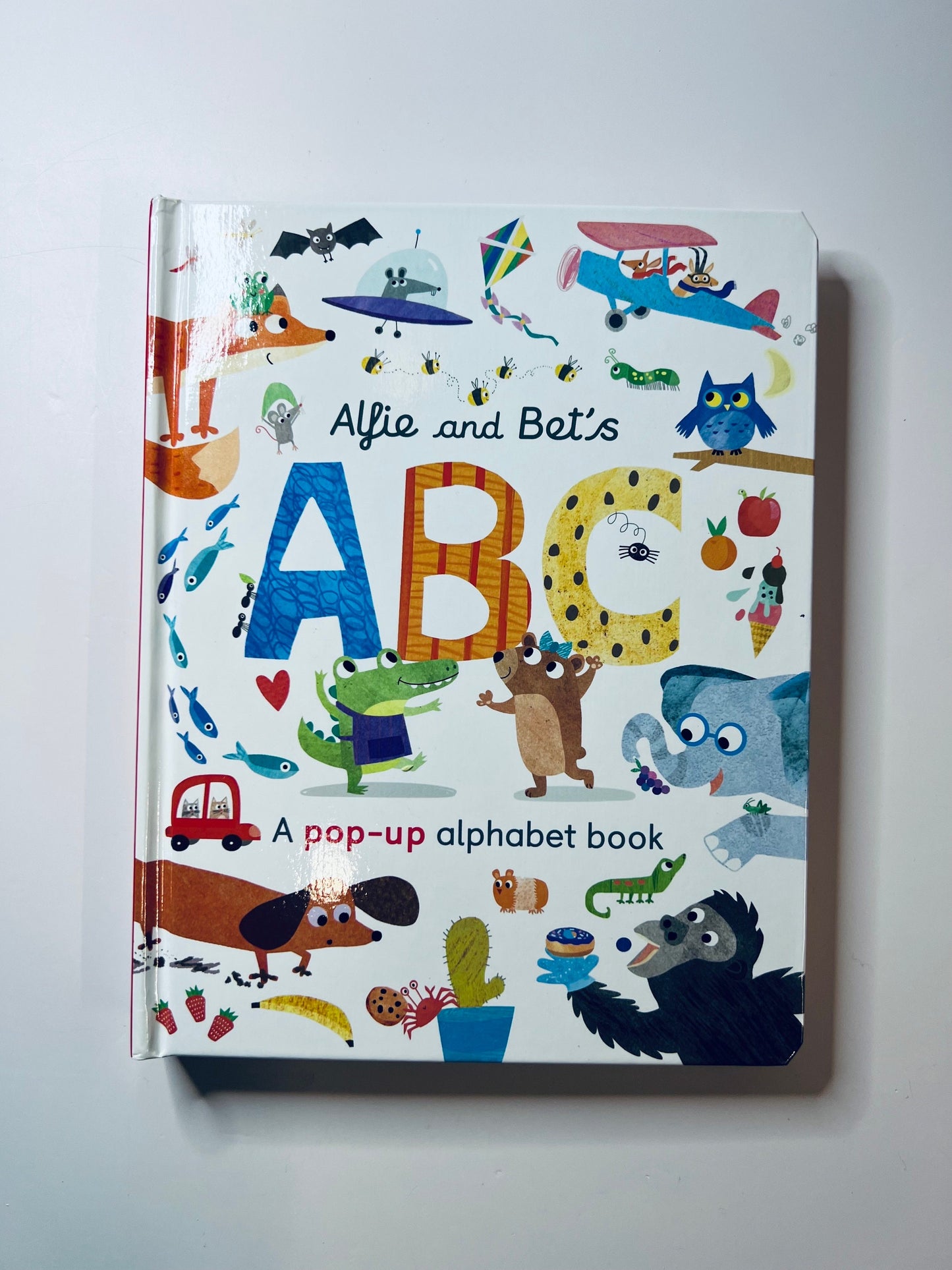 Bibelots alphabet et kit d’histoire avec livre alphabet pop-up-Objets sonores Montessori-Bijoux-Doodads pour les sons de l’alphabet