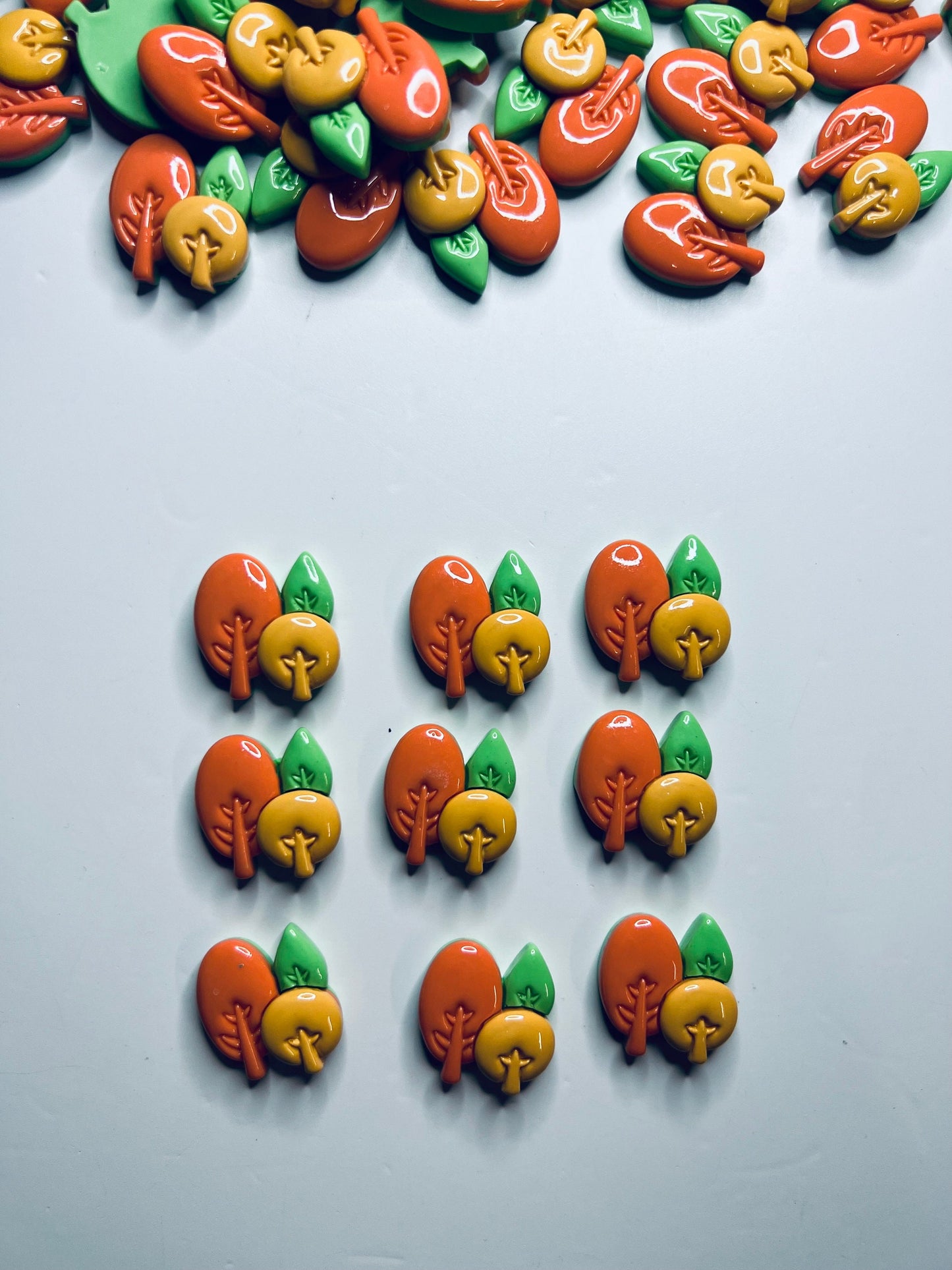 Baratijas de ÁRBOL en miniatura - Mini objetos temáticos de otoño para la terapia del habla- Cabujón de árbol de resina - Adornos de árbol de otoño - Adornos - Baratijas