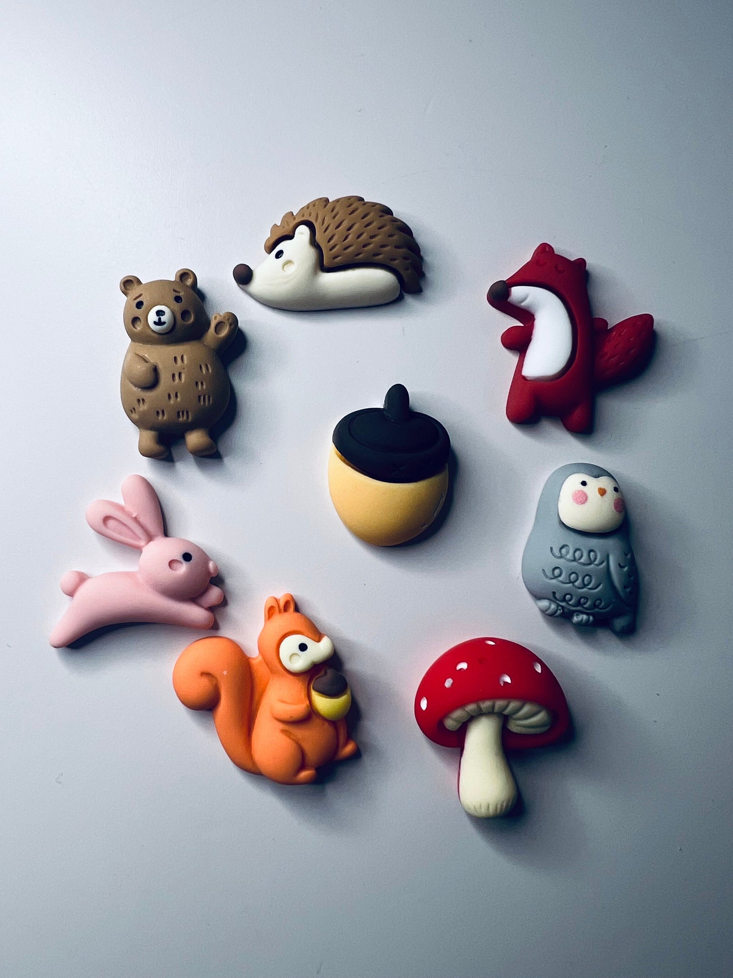 Conjunto de 8 baratijas de animales del bosque en miniatura-Los objetos de animales de la manopla-Baratijas de animales del bosque-Objetos Montessori-Doodads-Mini objetos