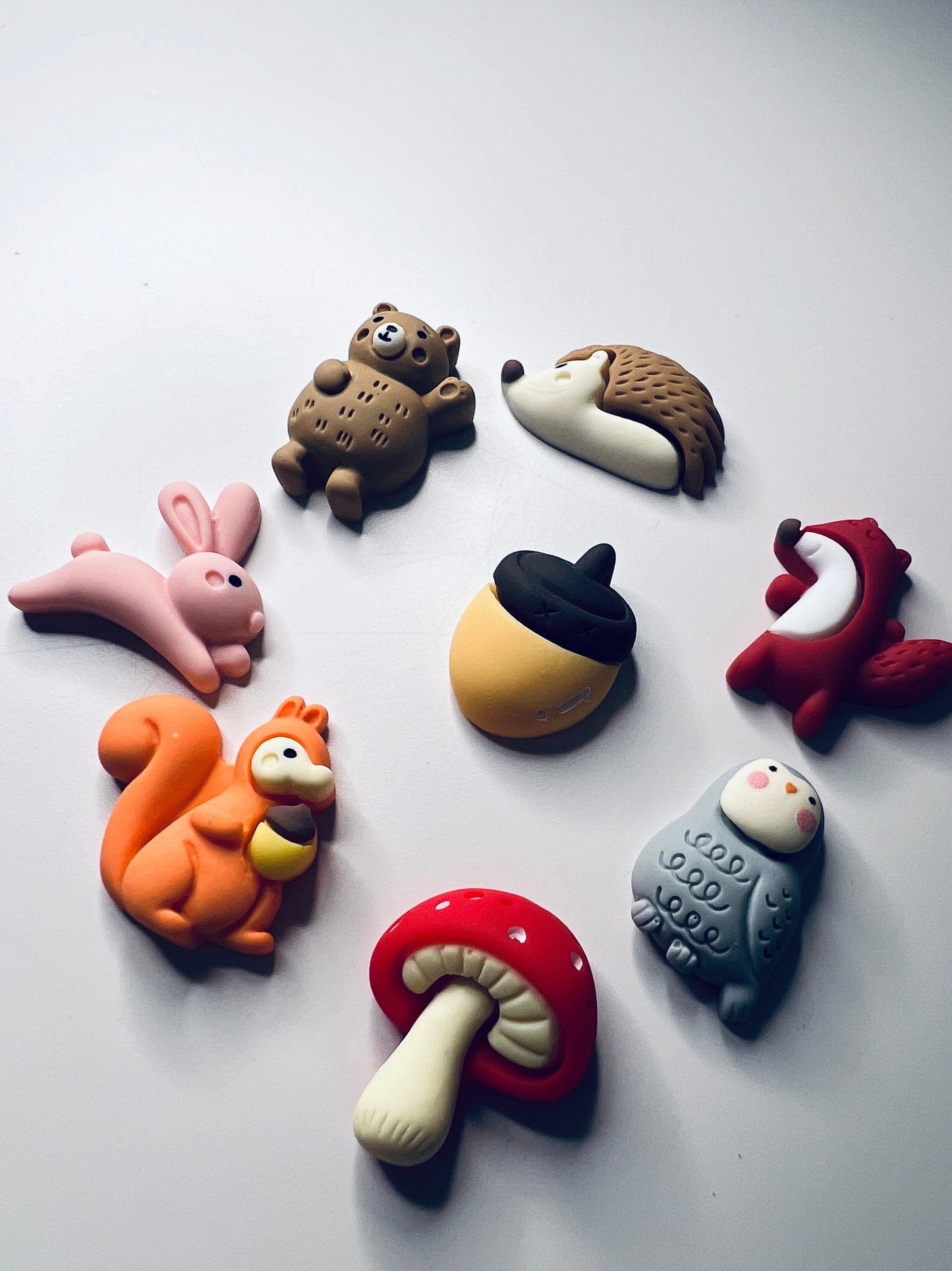 Conjunto de 8 baratijas de animales del bosque en miniatura-Los objetos de animales de la manopla-Baratijas de animales del bosque-Objetos Montessori-Doodads-Mini objetos