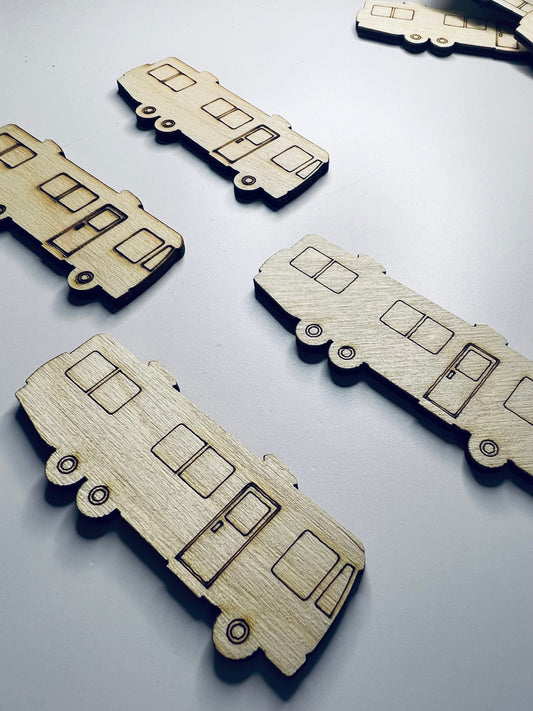 Objet de camping-car miniature - Objets de camping en forme de camping-car - Formes artisanales découpées au laser en bois inachevé - Objets de langage Montessori -