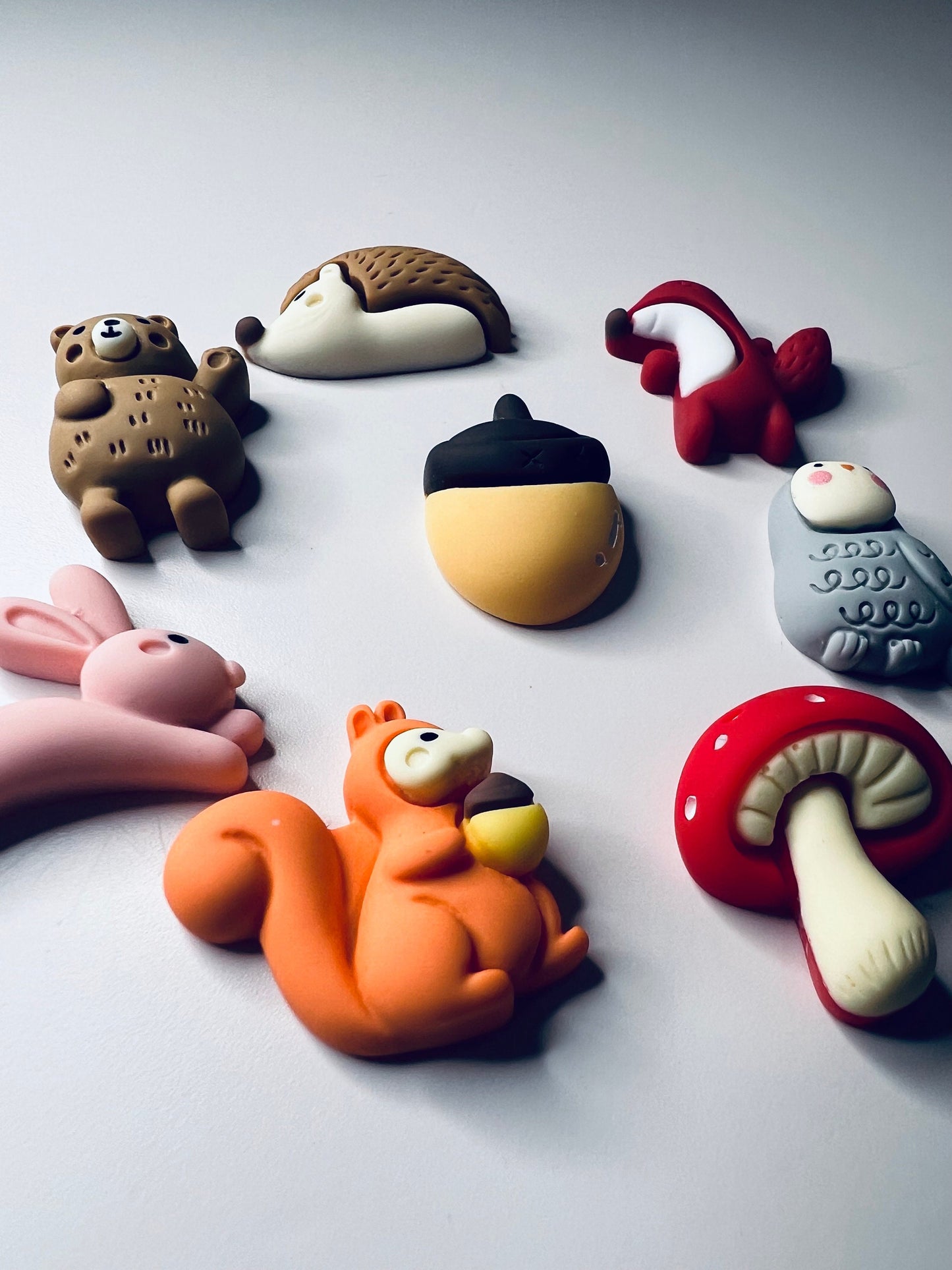 Conjunto de 8 baratijas de animales del bosque en miniatura-Los objetos de animales de la manopla-Baratijas de animales del bosque-Objetos Montessori-Doodads-Mini objetos