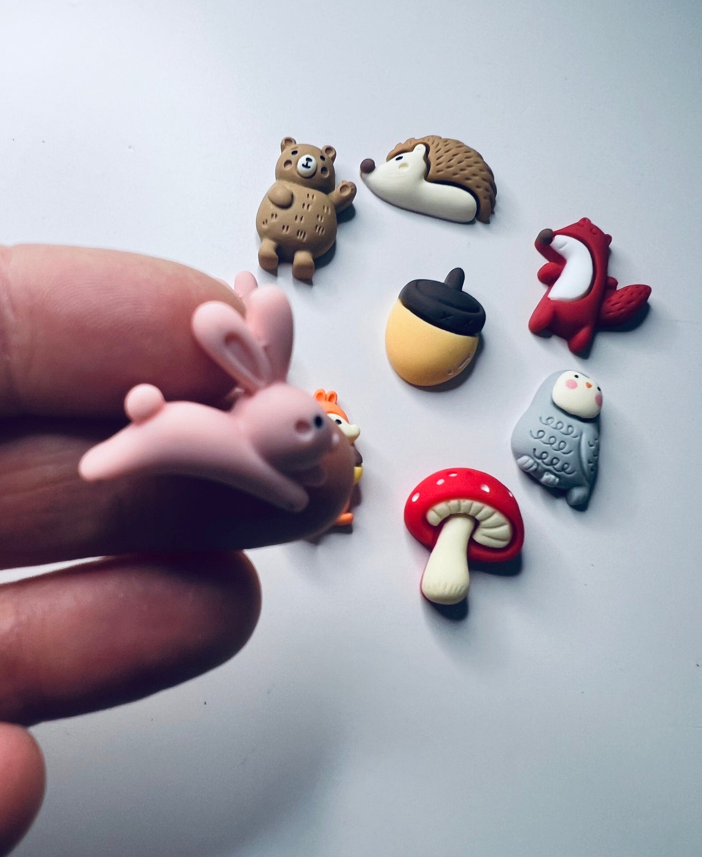 Conjunto de 8 baratijas de animales del bosque en miniatura-Los objetos de animales de la manopla-Baratijas de animales del bosque-Objetos Montessori-Doodads-Mini objetos