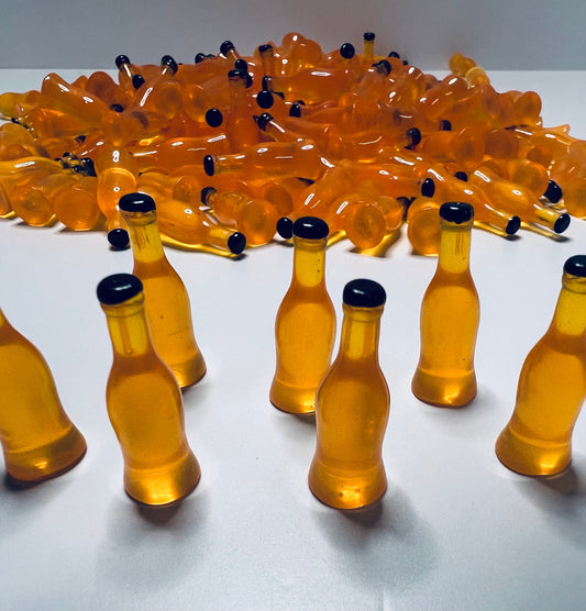 Botella de refresco de naranja en miniatura - Bebida de botella de casa de muñecas - Mini objetos para logopedia - Baratijas - Doodads - Objetos de sonido Montessori