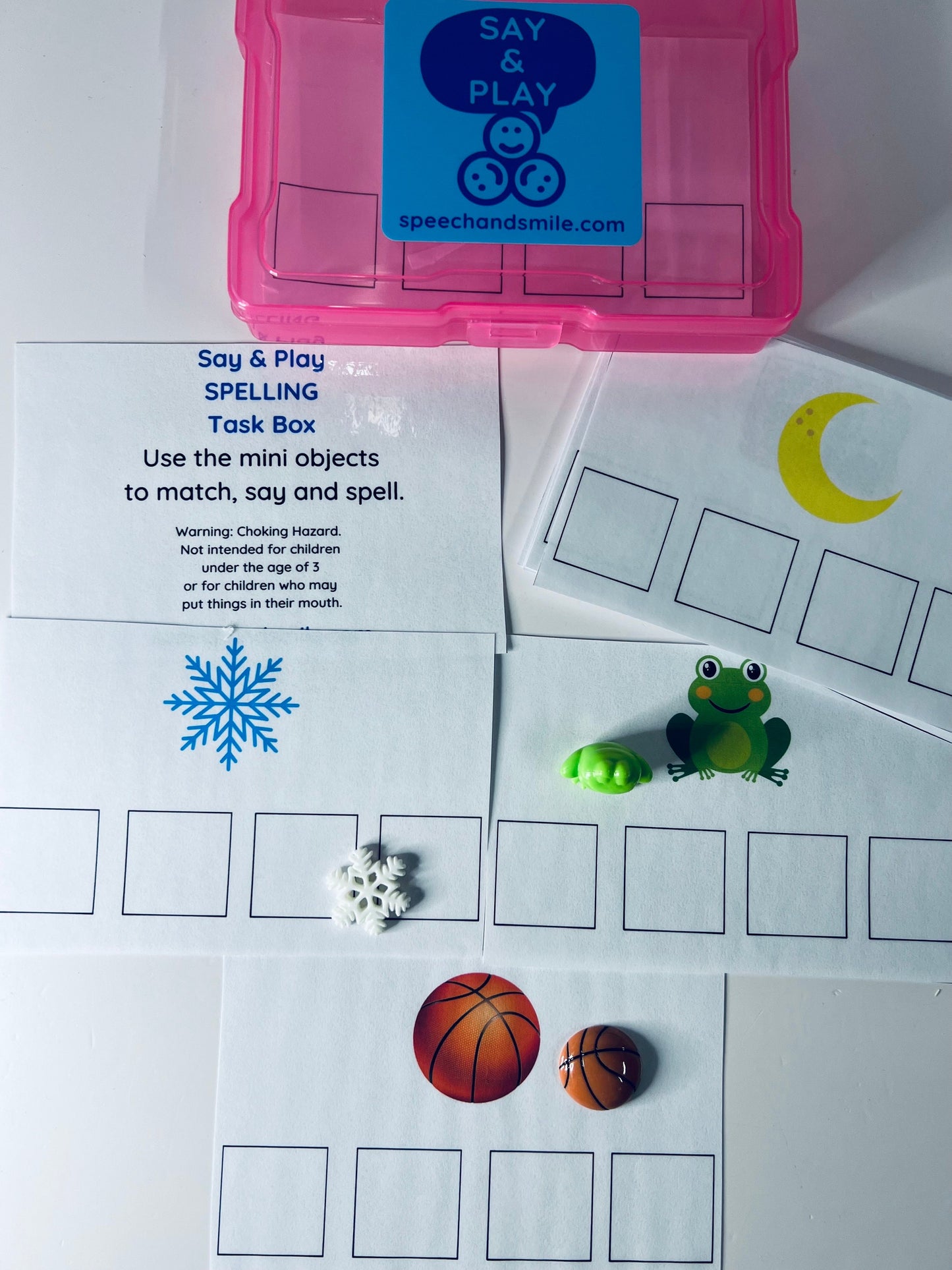 Cuadro de tareas de ortografía 4 Ortografía de palabras de cuatro letras con tarjetas y objetos en miniatura-Palabras de ortografía de jardín de infantes-Objetos para palabras de cuatro letras