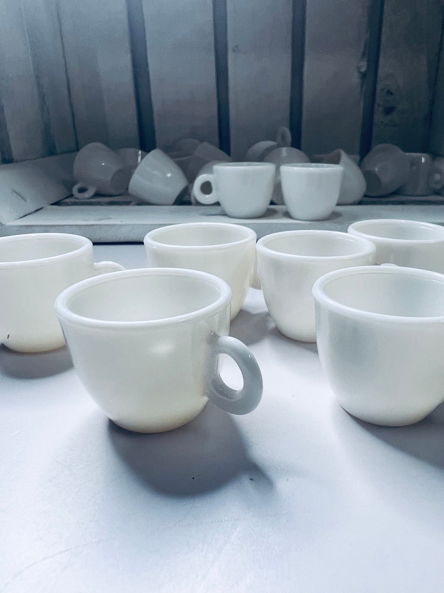 Baratija de taza de té en miniatura - Mini objetos para logopedia - Baratija de taza de café - Miniaturas de casa de muñecas - Mini policía de té blanco - Montessori