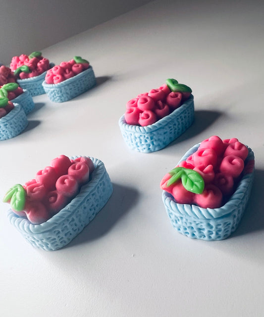 Cesta de manzana en miniatura - Cesta de frutas en miniatura de casa de muñecas -Mini objetos de manzana - Baratijas de manzana - Objetos en miniatura para baratijas de casa de muñecas