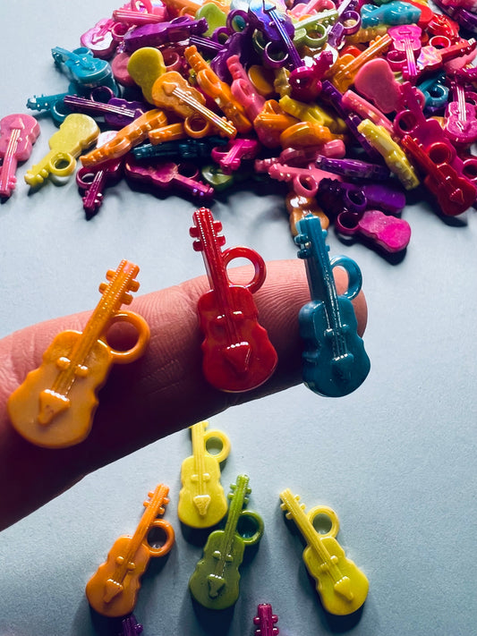 MICRO Violons Miniatures - Mini Objet Viola - Sachet de 5/10 Mini Violons - I Spy Objects - Mini Objets Orthophonie - Bibelots Violon -