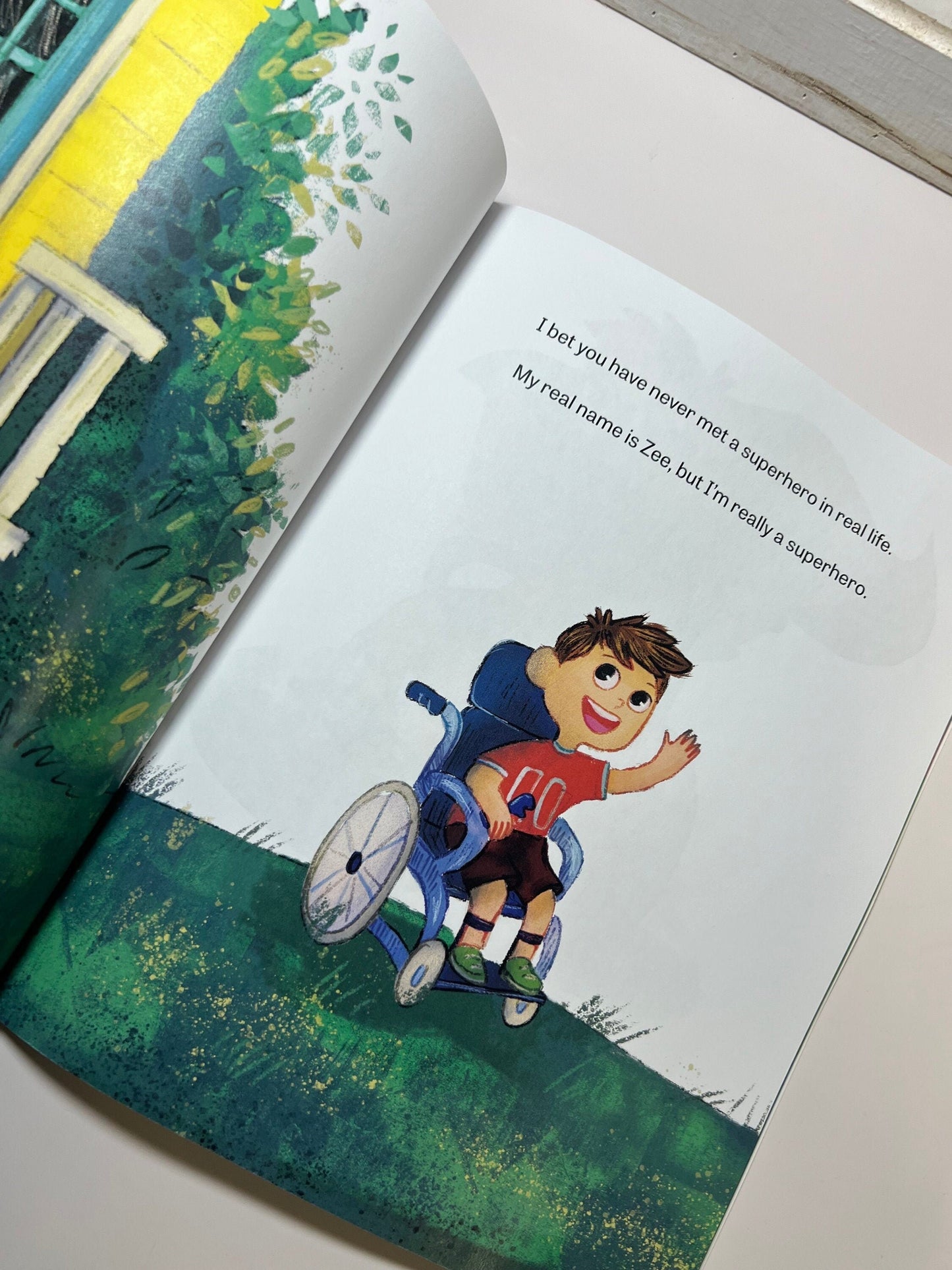 Libro Infantil-Libro para Silla de Ruedas-Libro Inclusivo-Las Aventuras de Incredi-Wheels y Triple S: El Misterioso Libro Desaparecido