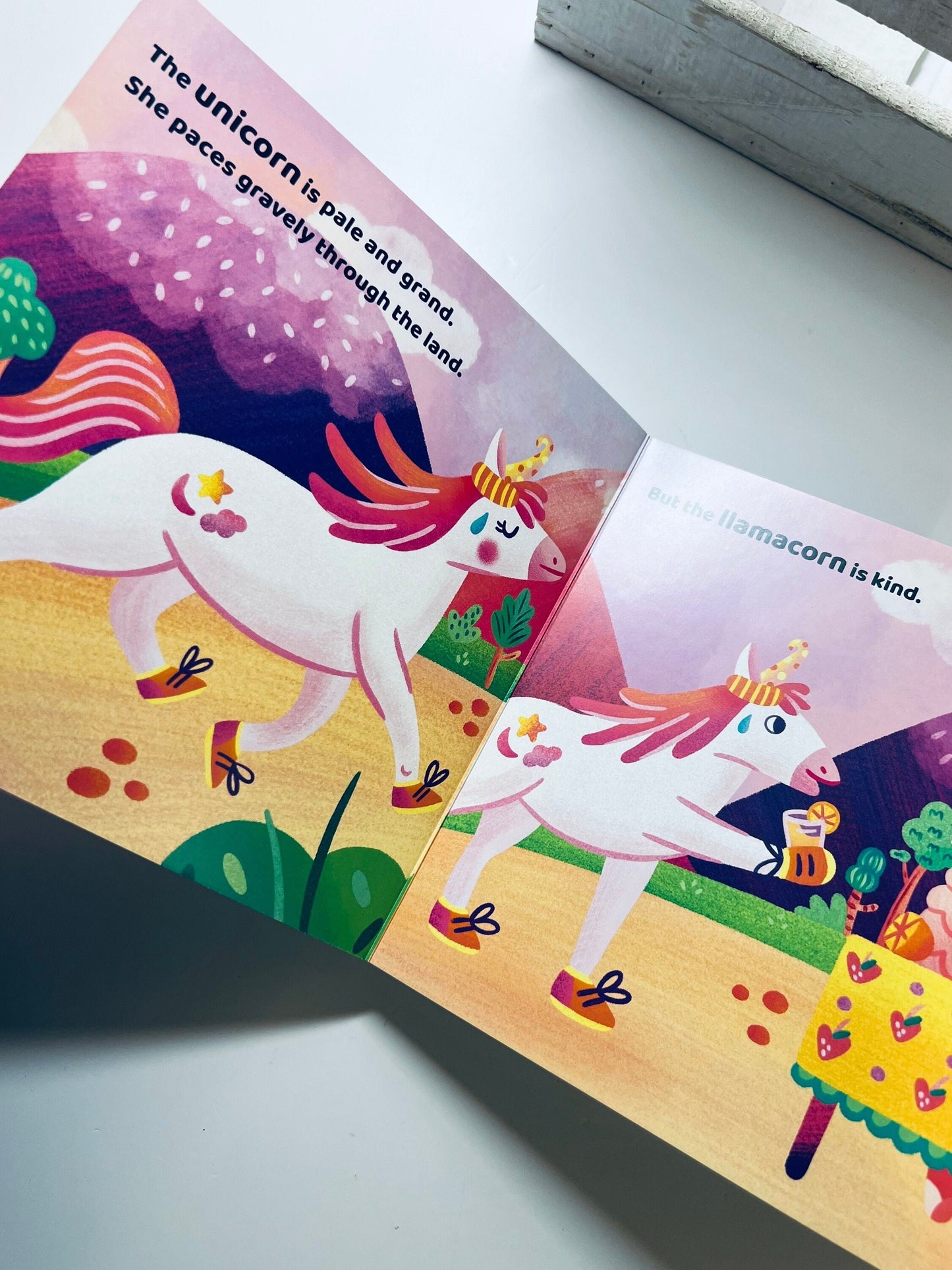 The Llamacorn Is Kind Book-Divertido libro para niños Terapia del habla