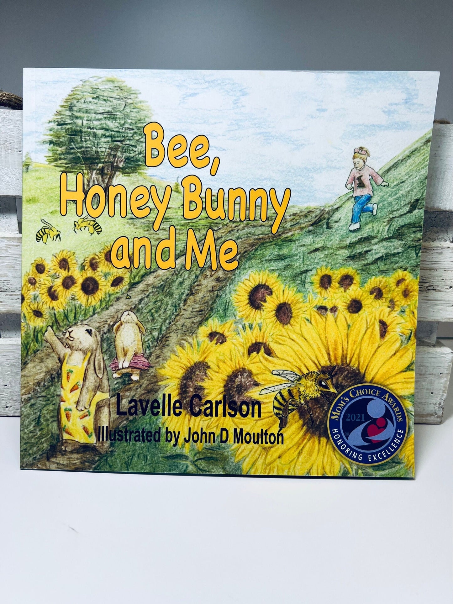 Livre pour enfants-Bee, Honey Bunny, and Me Book-Speech Language Book-Book about Bees-Auteur Lavelle Carlson