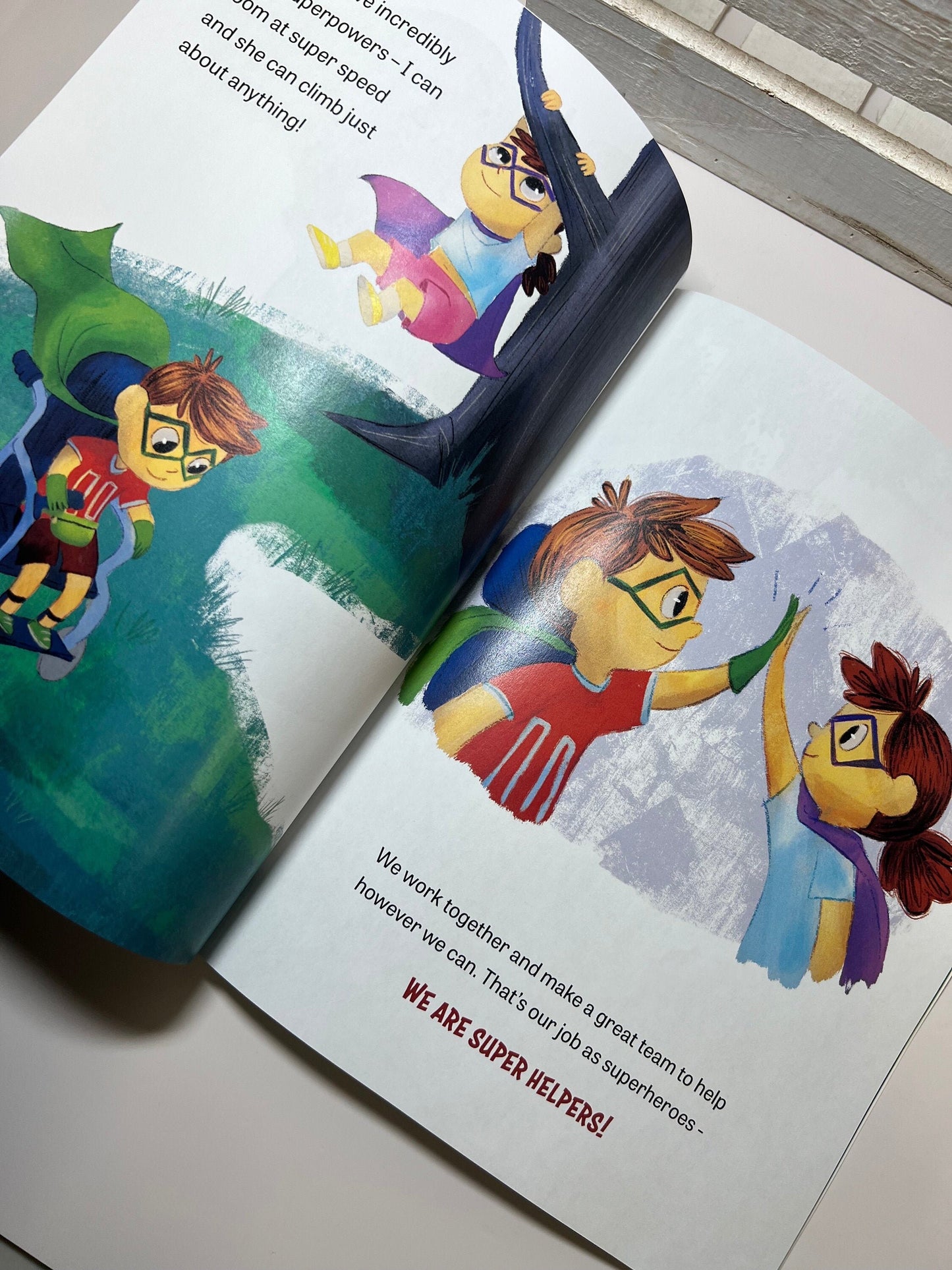 Libro Infantil-Libro para Silla de Ruedas-Libro Inclusivo-Las Aventuras de Incredi-Wheels y Triple S: El Misterioso Libro Desaparecido